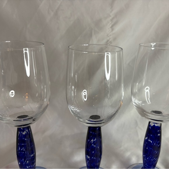 3-hand blown wine glasses - Picture 5 of 6